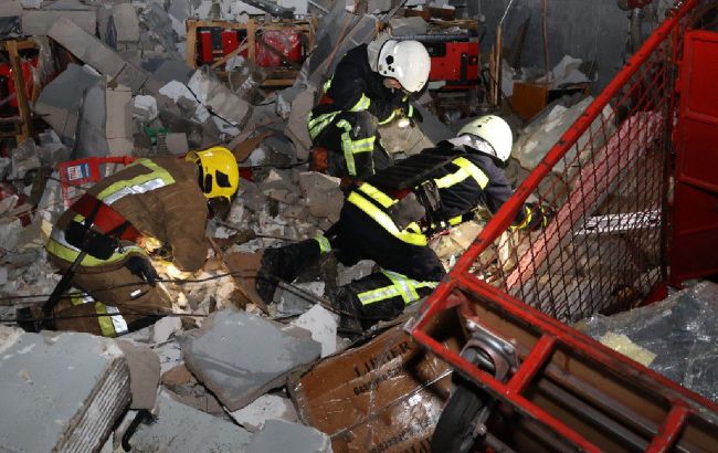 Обстрел "Новой почты" под Харьковом: детали и последствия атаки россиян