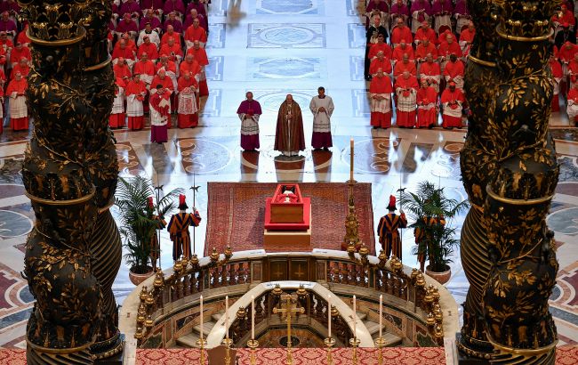 Папу Франциска поховали: останнє прощання відвідали 400 тисяч людей