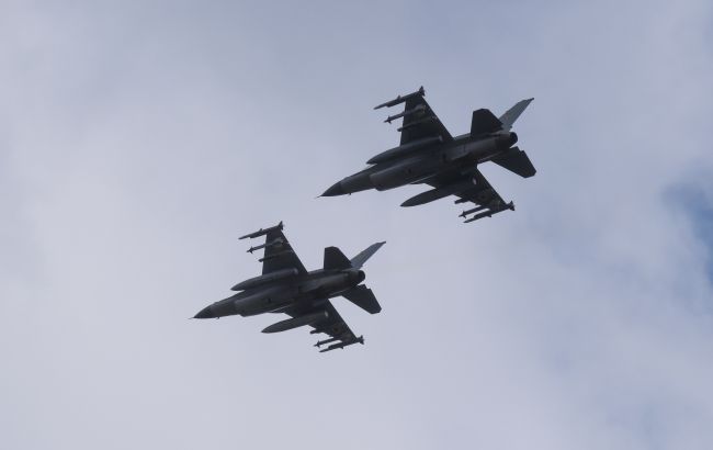США частково припинили підтримку винищувачів F-16 в Україні, - Forbes