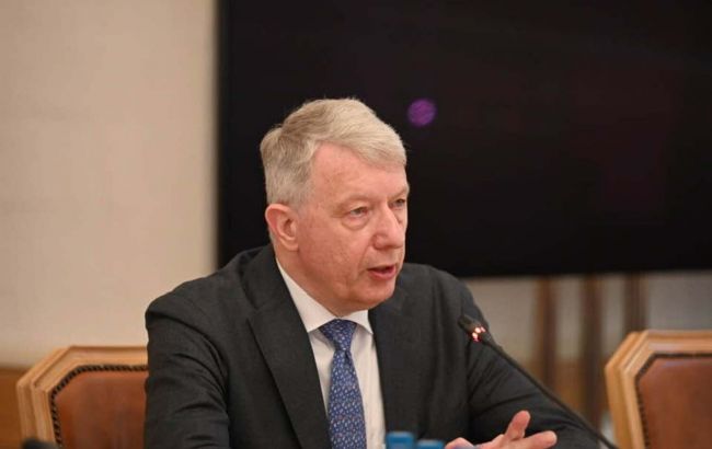 В Европарламенте требуют провести проверку в отношении депутата из-за его связей с РФ