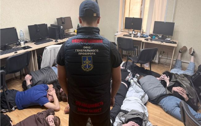Псевдоромантика та криптобіржі: у Дніпрі викрили масштабну мережу кол-центрів