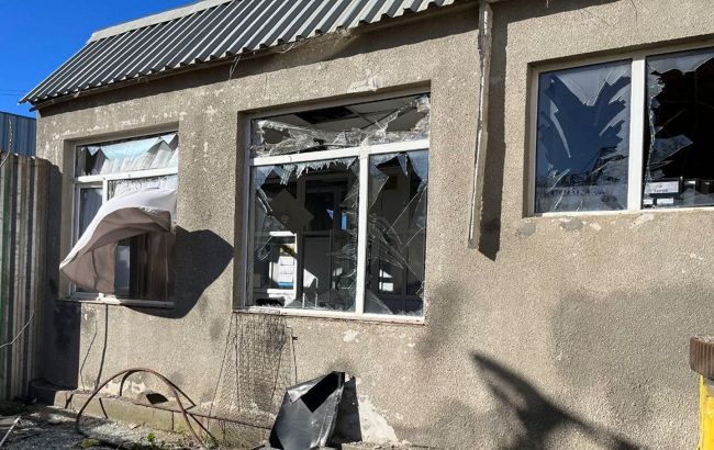 Пострадали магазины и машины. В ВСУ показали фото последствий обстрела Одессы