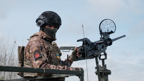 РФ вдарила по Україні балістикою та випустила понад 180 дронів: які наслідки