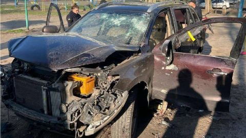 В Днепре взорвалось авто: пострадал чиновник и его жена