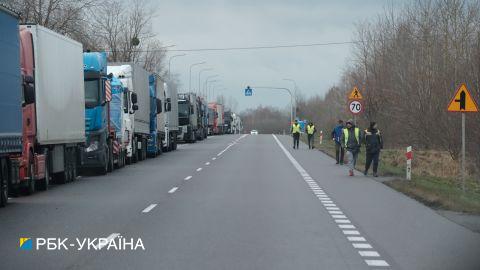 На границе Украины и Словакии завтра заблокируют один из пунктов пропуска