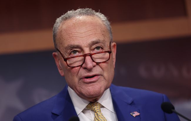 Лидер большинства в Сенате США прибыл в Украину