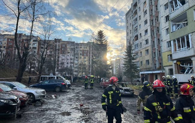 Масований обстріл України: у чотирьох містах палають багатоповерхівки