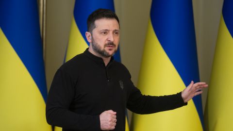 РФ хоче оточити ЗСУ на Курському напрямку, але на території України, - Зеленський