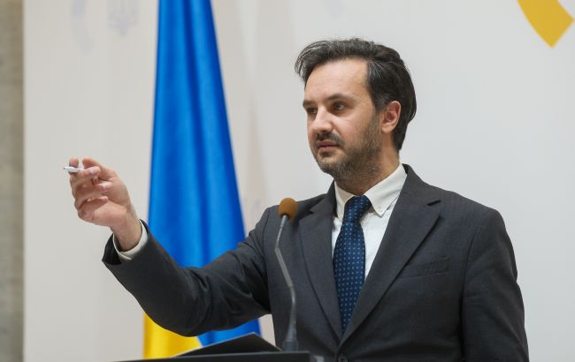 "Их роль - лаять из Москвы": МИД ответил на дерзкие выпады Захаровой насчет Зеленского