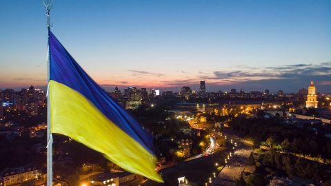 Найбільший прапор України приспустять: в чому причина&nbsp;