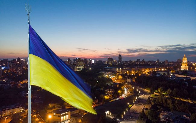 Самый большой флаг Украины приспустят: в чем причина 