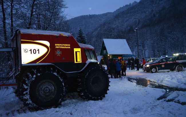 Последствия стихии. Во Львовской области снегопады оставили без света более 200 населенных пунктов