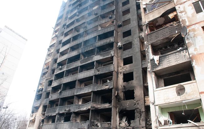 Оккупанты снова обстреляли Харьков: разрушены дома, по меньшей мере 2 раненых