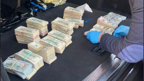 На Волинській митниці виявили корупційну схему: у начальника посту знайшли 700 тис. доларів