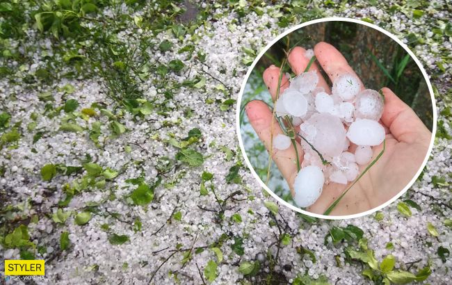 В Україні випав град-гігант: вражаючі фото і відео