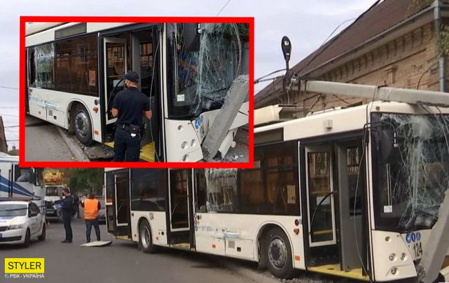 У Кропивницькому вантажівка влетіла в тролейбус з пасажирами (відео)