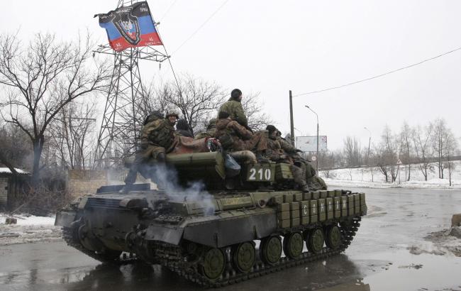 В Новоазовске боевики маскируют свои танки под украинские, - сектор "М"
