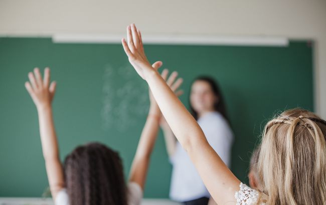 В МОН хотят вернуть детей в школы 1 сентября, но решение еще не принято