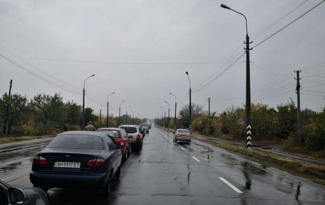 Повний армагедон: на КПП Донбаса небувалий ажіотаж (фото)