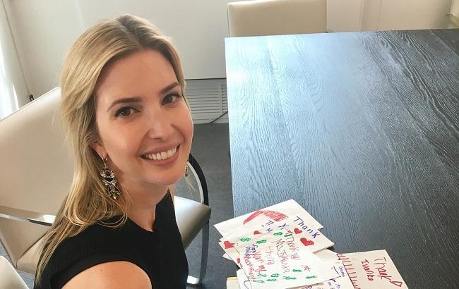 Модный образ: платье Иванки Трамп произвело фурор