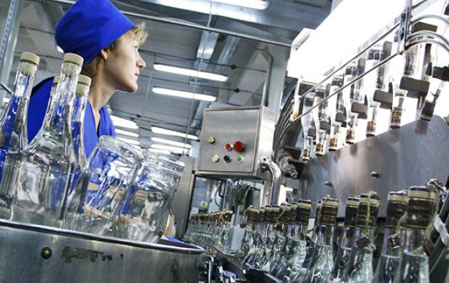 Виробництво горілки в Україні в 2014 р. скоротилося на 4,6% - до 21,38 млн дал., - Держстат