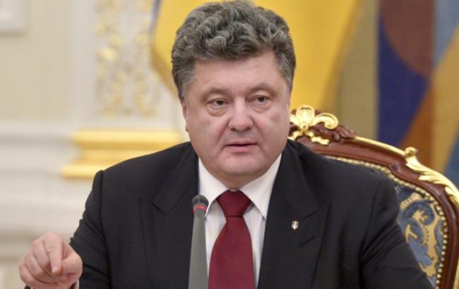 Порошенко поручил начать сооружение в Киеве монумента Соборности Украины