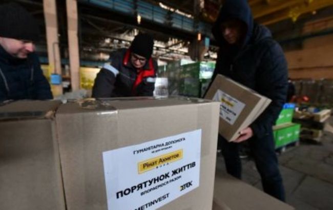 Гуманитарный штаб "Спасаем жизнь" закупил уже 100 вагонов продуктов для украинцев