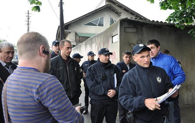 В Николаеве подсудимые по делу об избиении полицейских напали на журналистов
