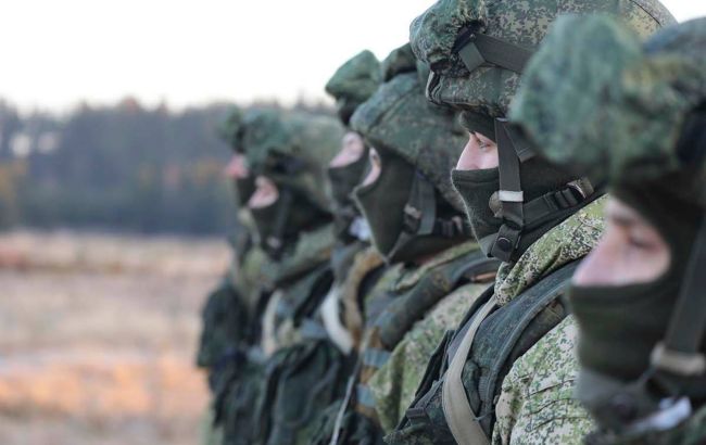 Окупанти проводять військові збори на Донбасі за участі російських офіцерів