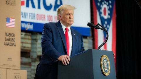 Хворого на коронавірус Трампа госпіталізували