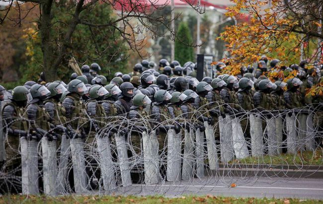 Протести в Мінську: силовики застосували спецзасоби проти демонстрантів