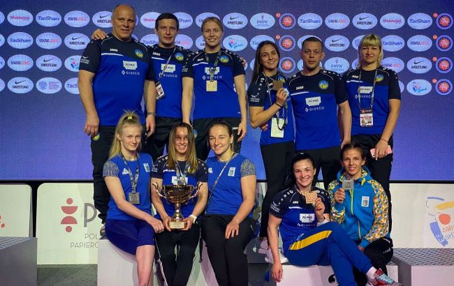Українки здобули вісім медалей на турнірі з боротьби у Варшаві 