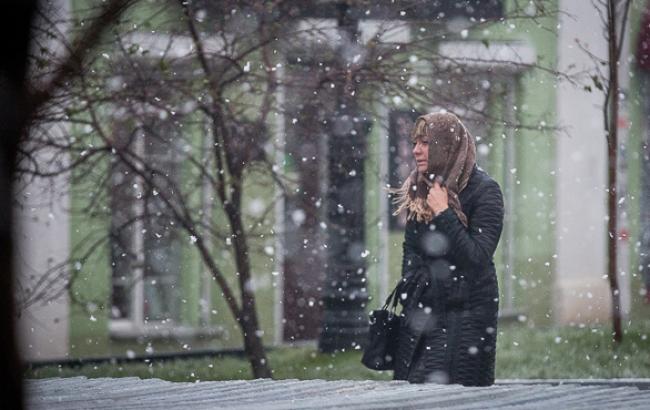 Погода на завтра: на заході, півночі і сході України мокрий сніг, температура опуститься до -2