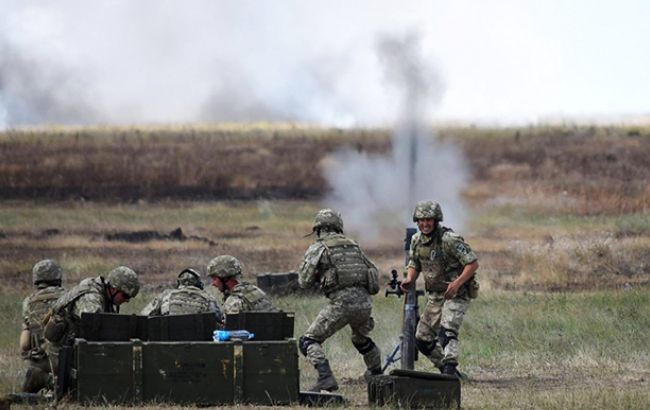 За сутки боевики на Донбассе 21 раз нарушили режим перемирия, погибли четыре бойца ВСУ