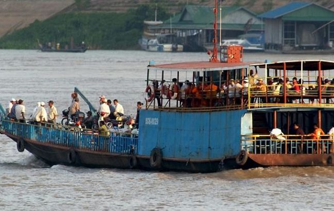 При катастрофі порома в М'янмі загинули 25 людей, десятки пропали без вісті