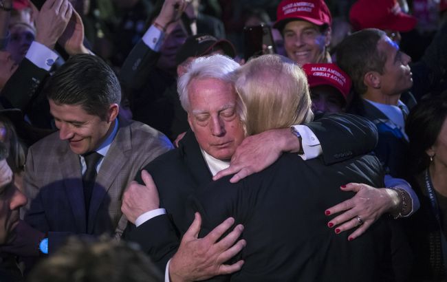 У США помер молодший брат Трампа