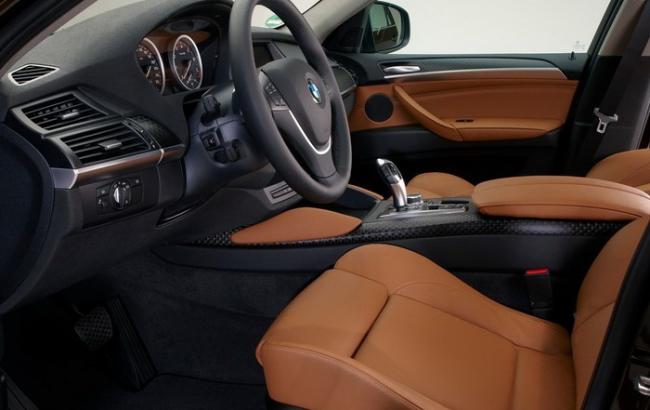 Білорус на краденому BMW X6 спробував "перестрибнути" кордон з Україною (фото)