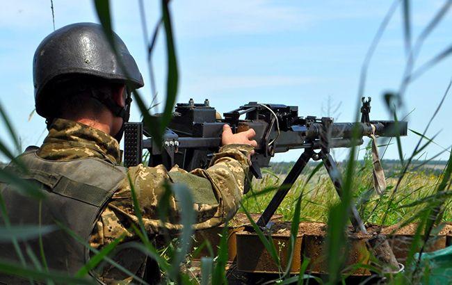 В зоне АТО в течение дня ранены двое украинских военных, - штаб