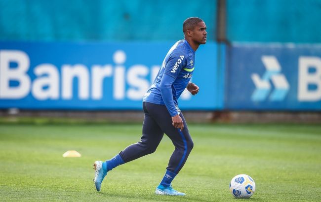 Экс-звезда "Шахтера" нарвался на постановление об аресте: что произошло