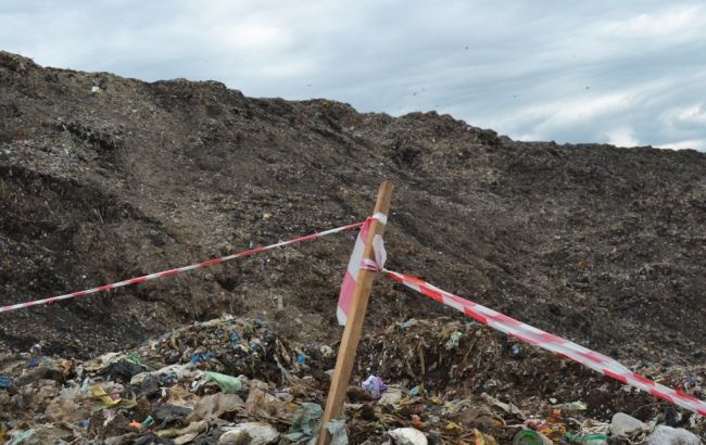 На Грибовицькому звалищі призупинили пошуки зниклого комунальника