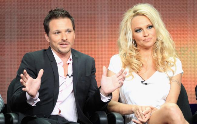 Памела Андерсон подала в суд на Рика Саломона