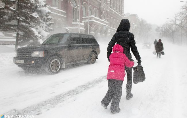 Морози та снігопади: українцям розповіли про погоду на вихідних