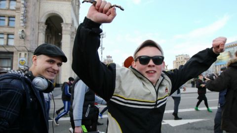 Де у вас гопники? Американець шукає пригоди в "небезпечних" районах Києва (відео)