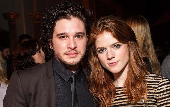 Папарацци сняли целующихся звезд "Игры престолов"