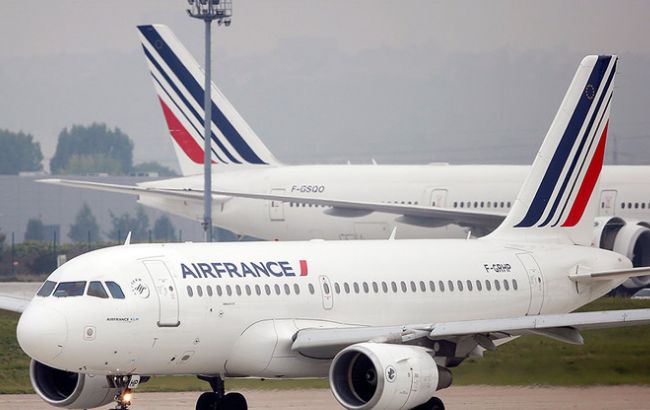 Пилоты Air France начали бастовать на второй день Евро-2016
