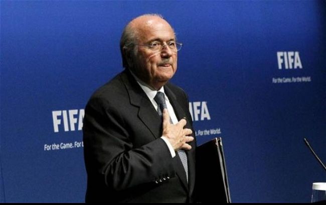 Блаттер назвав своє рішення про відставку "єдиним способом знизити тиск на ФІФА"