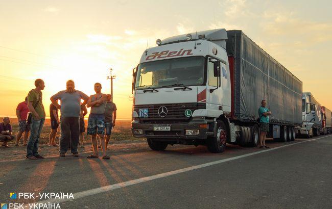  В Киев снова запретили въезд грузовиков из-за жары