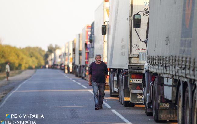 В'їзд вантажівок в Київ сьогодні заборонять: коли знімуть обмеження