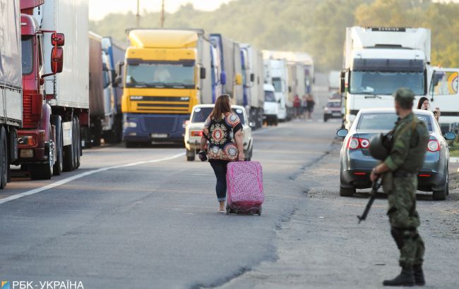 Очереди на западной границе: пропуска ждут около 300 автомобилей