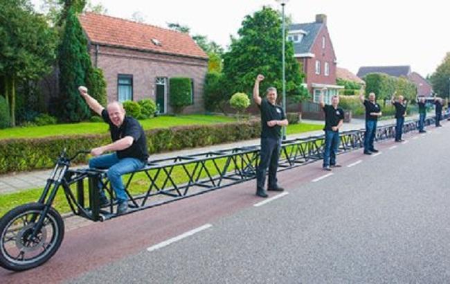 Нидерландцы собрали самый длинный велосипед в мире